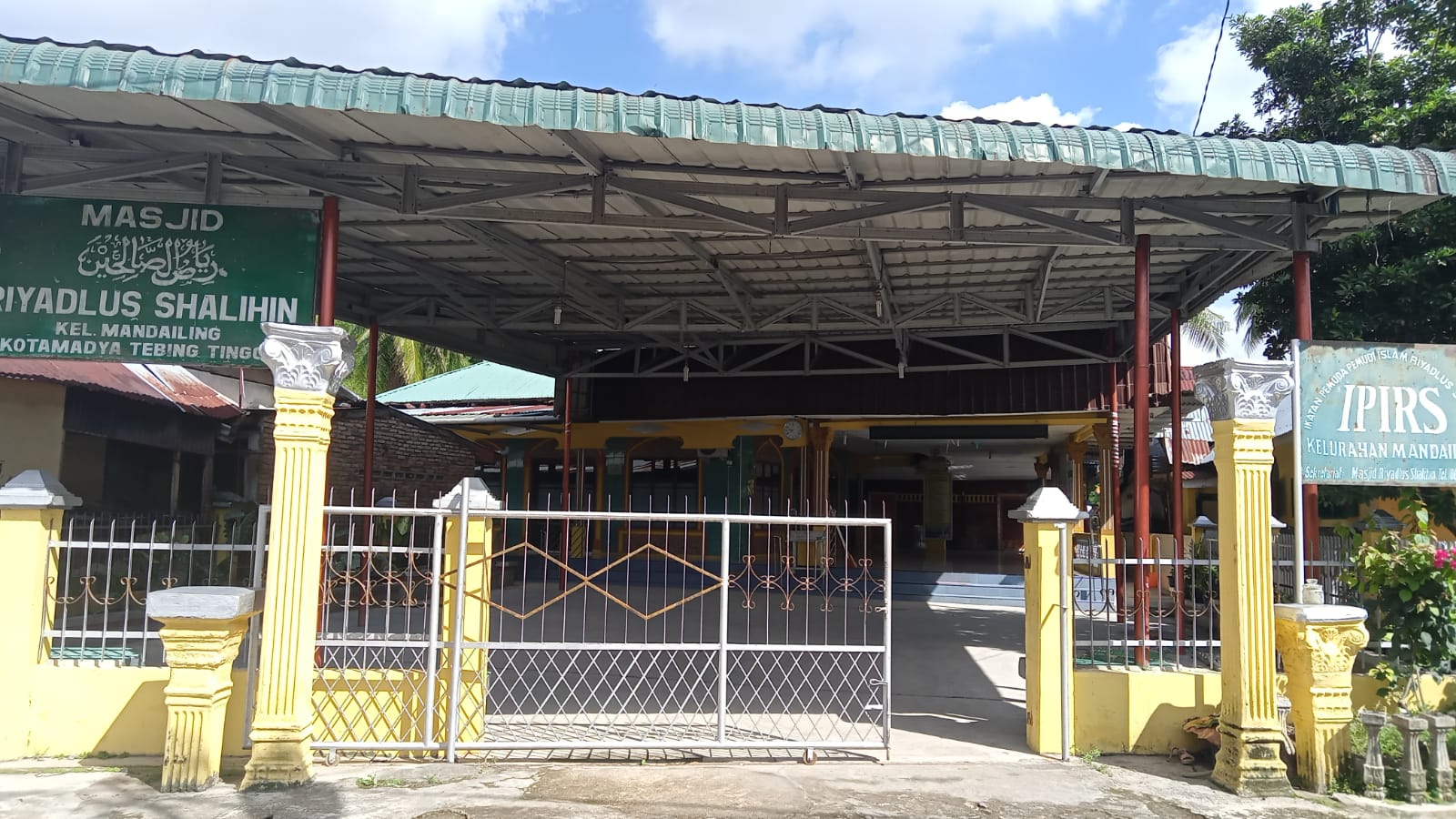 RIYADHUS SHOLIHIN