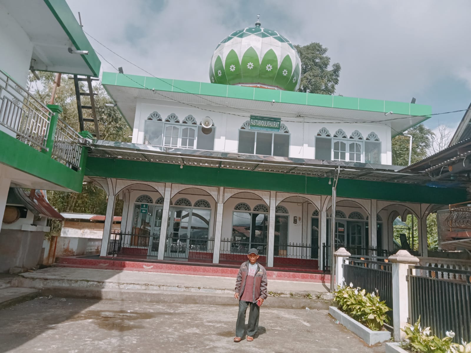 FASTABIQUL KHAIRAT