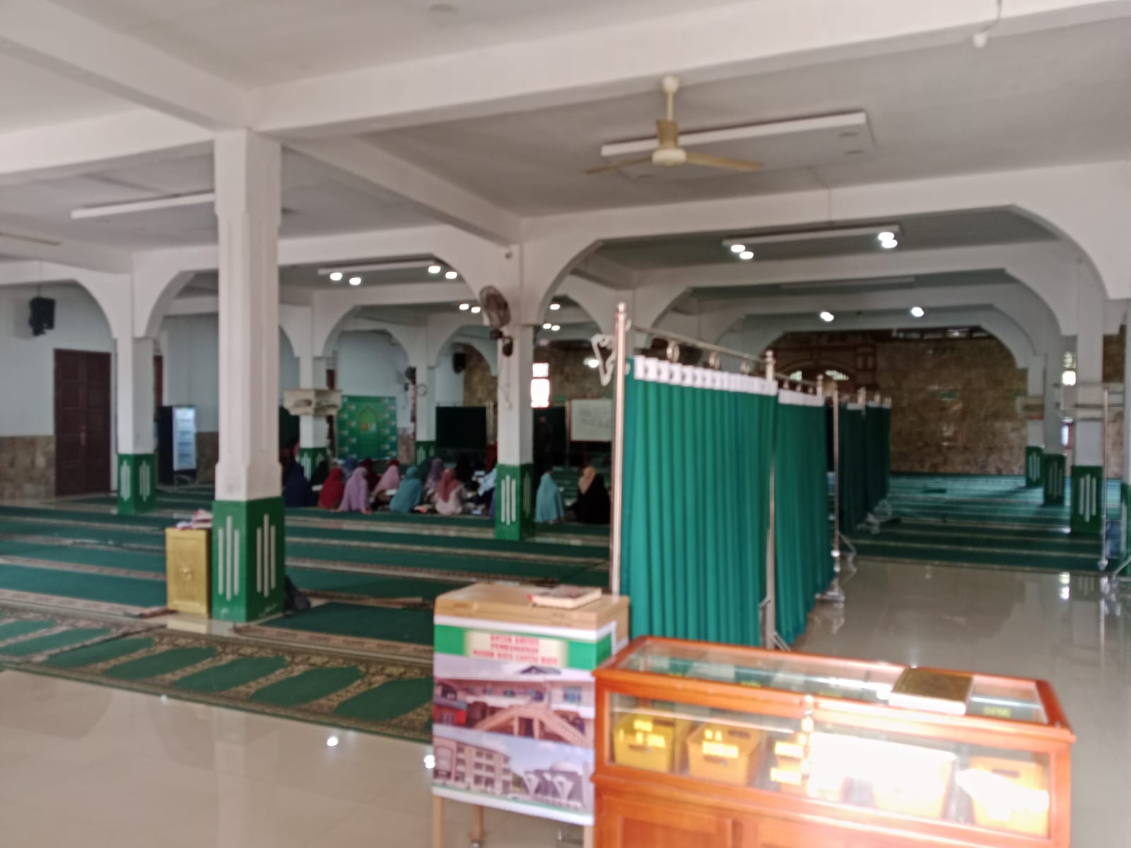 RAYA LANTAI BATU