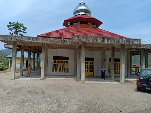 Raya Ujung Kampung