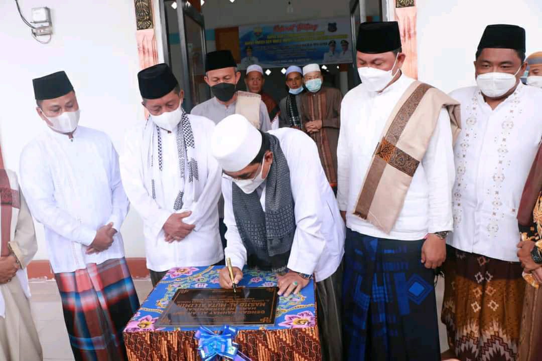 AL- MUTA'ALLIMIN