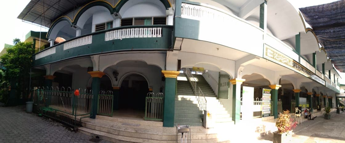 MASJID JAMI' AL-HUDA KOTA KEDIRI