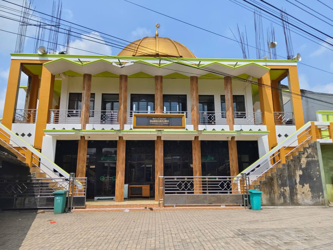 DAARUSSHOLIHIN