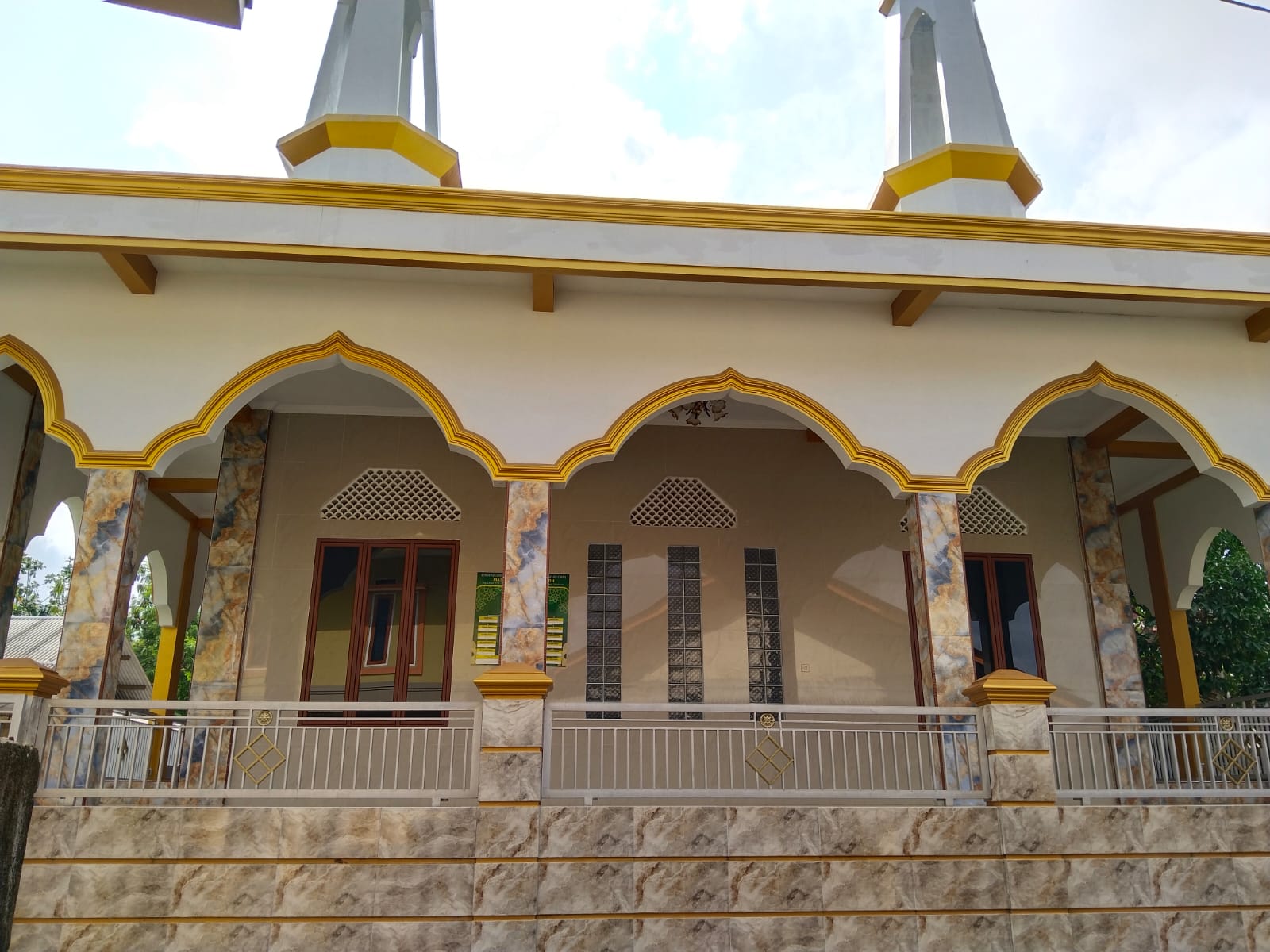AL-MUNAWAROH