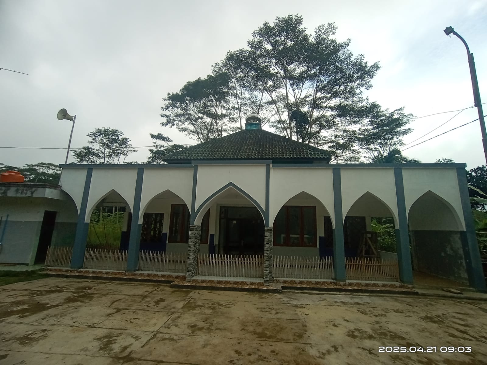 NUURUN NIDZHOM