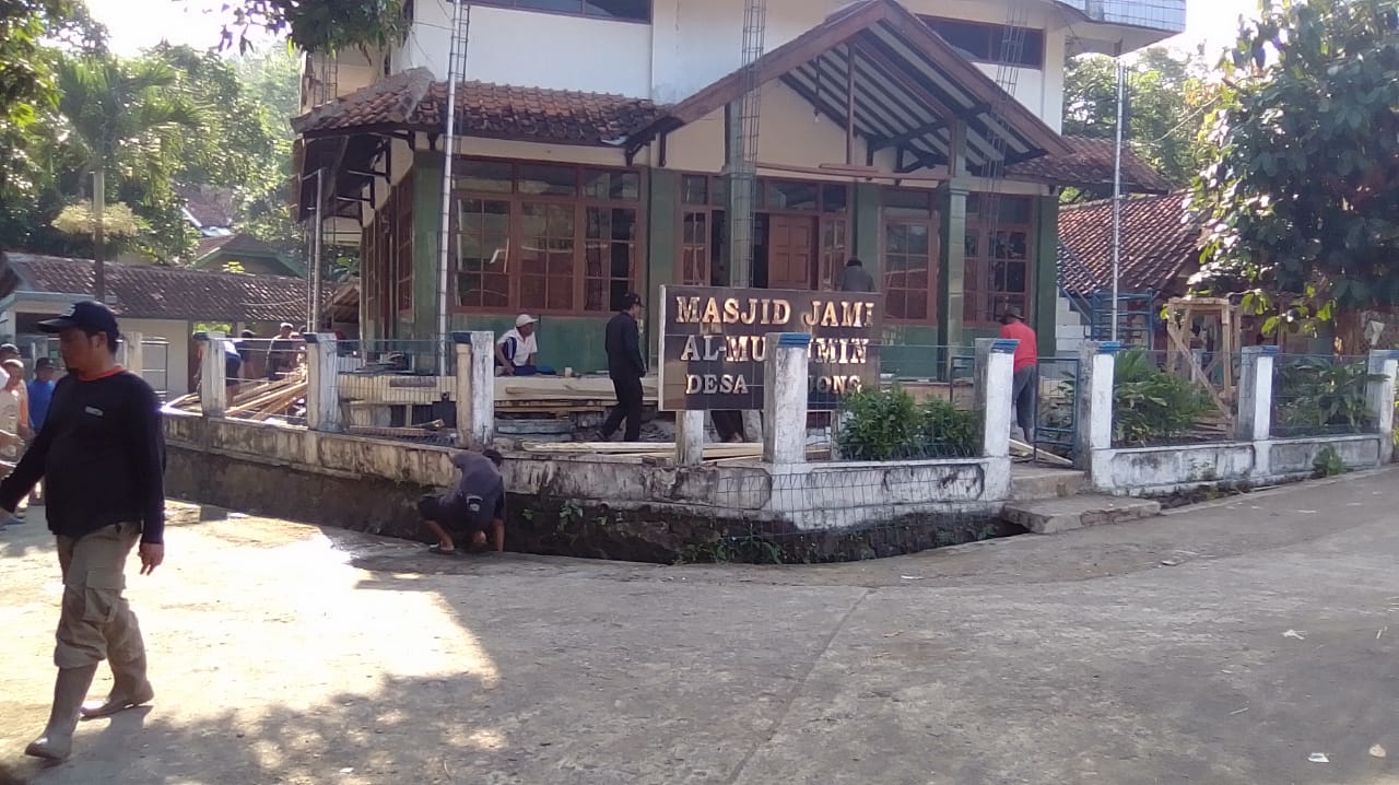 AL-MUSLIMIN