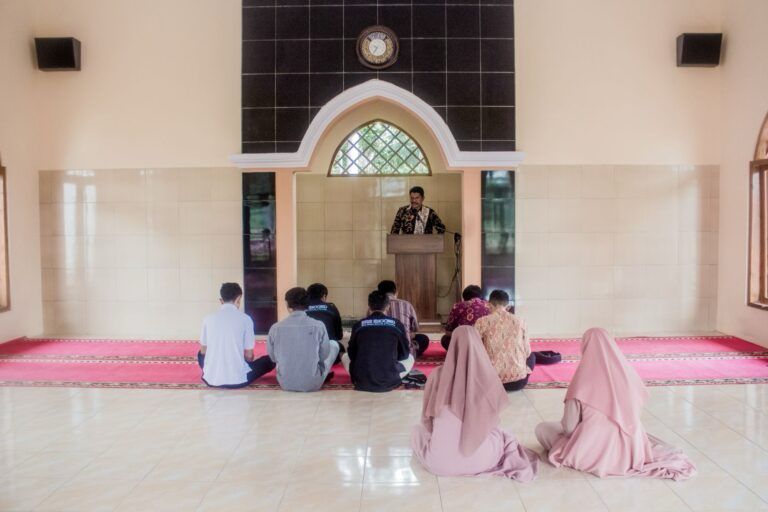 IBNU ABDUL AZIZ AL-KHUDAIRI