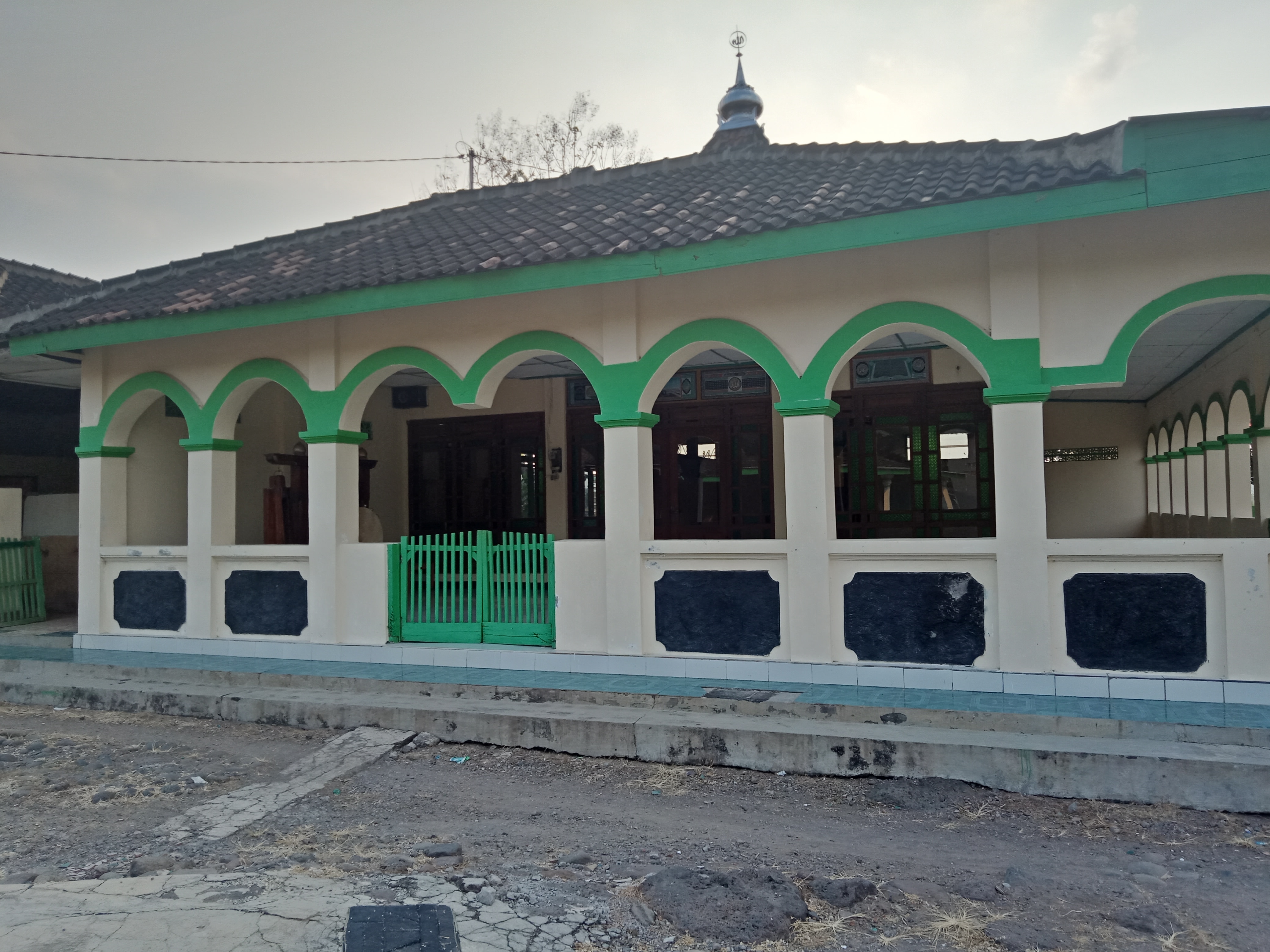 AL-MUKTI