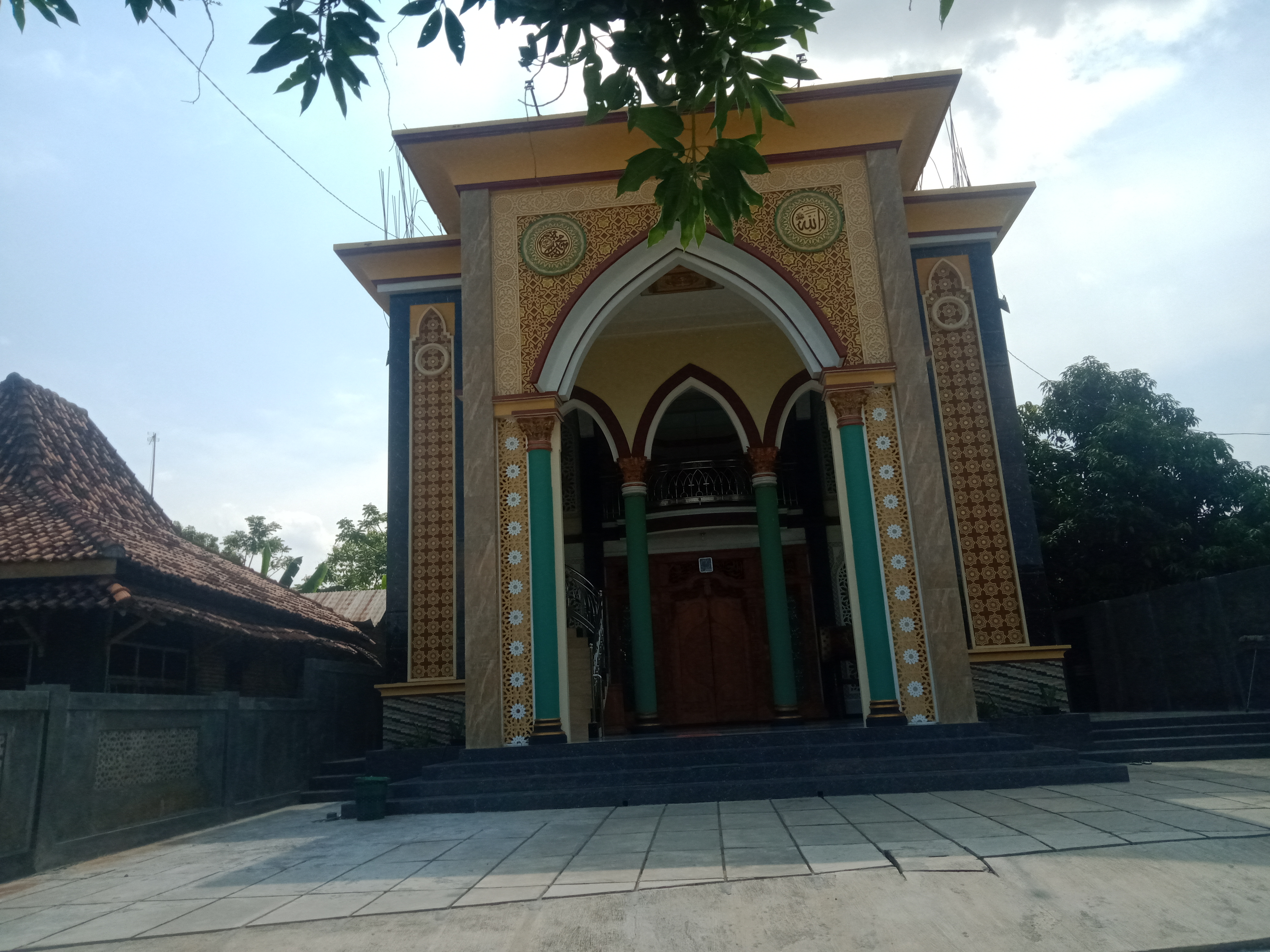 MASJID AL - IKHLAS