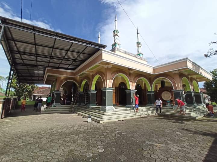 RIYADLUL ABIDIN