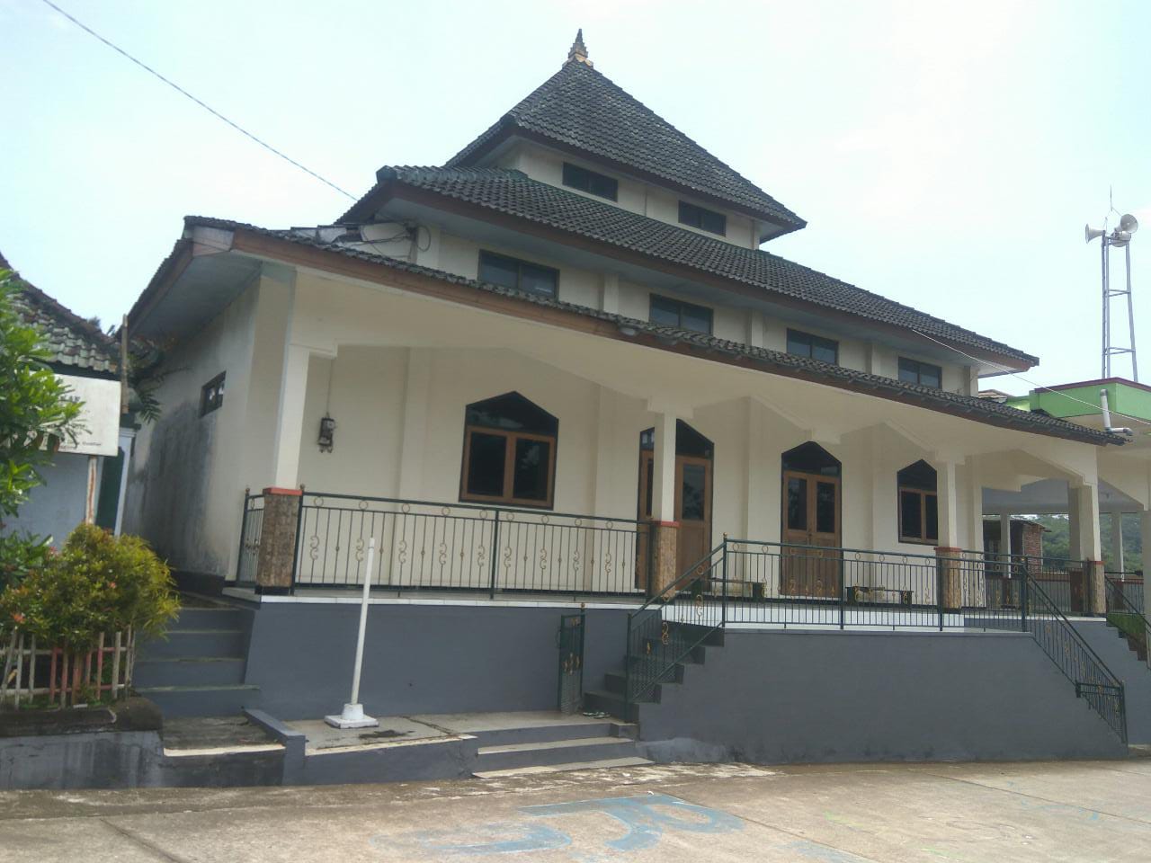 AL-KHOTIJAH