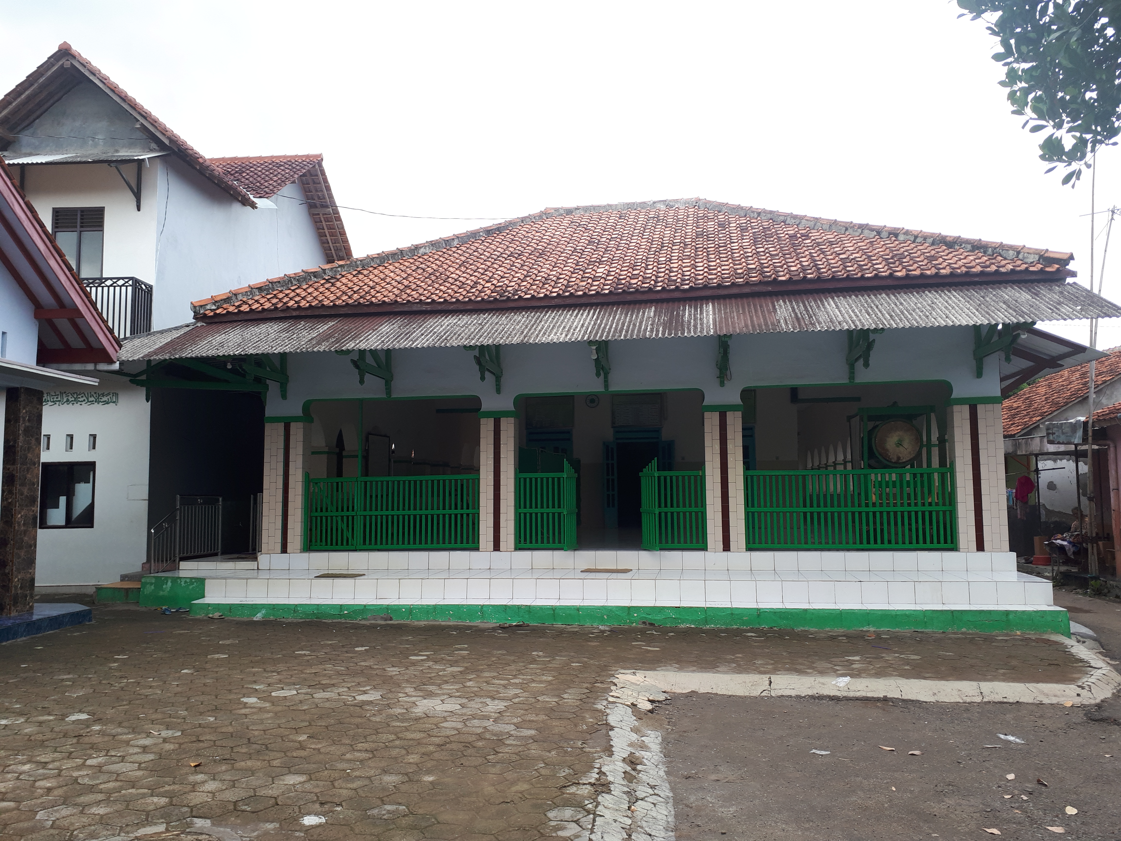 BAITUL MUQOYIM