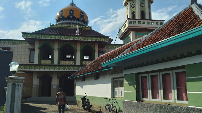 KHUSNUL KHULUQ