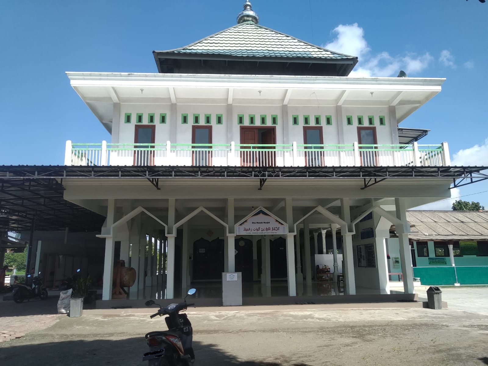 DARUSSHOLIHIN