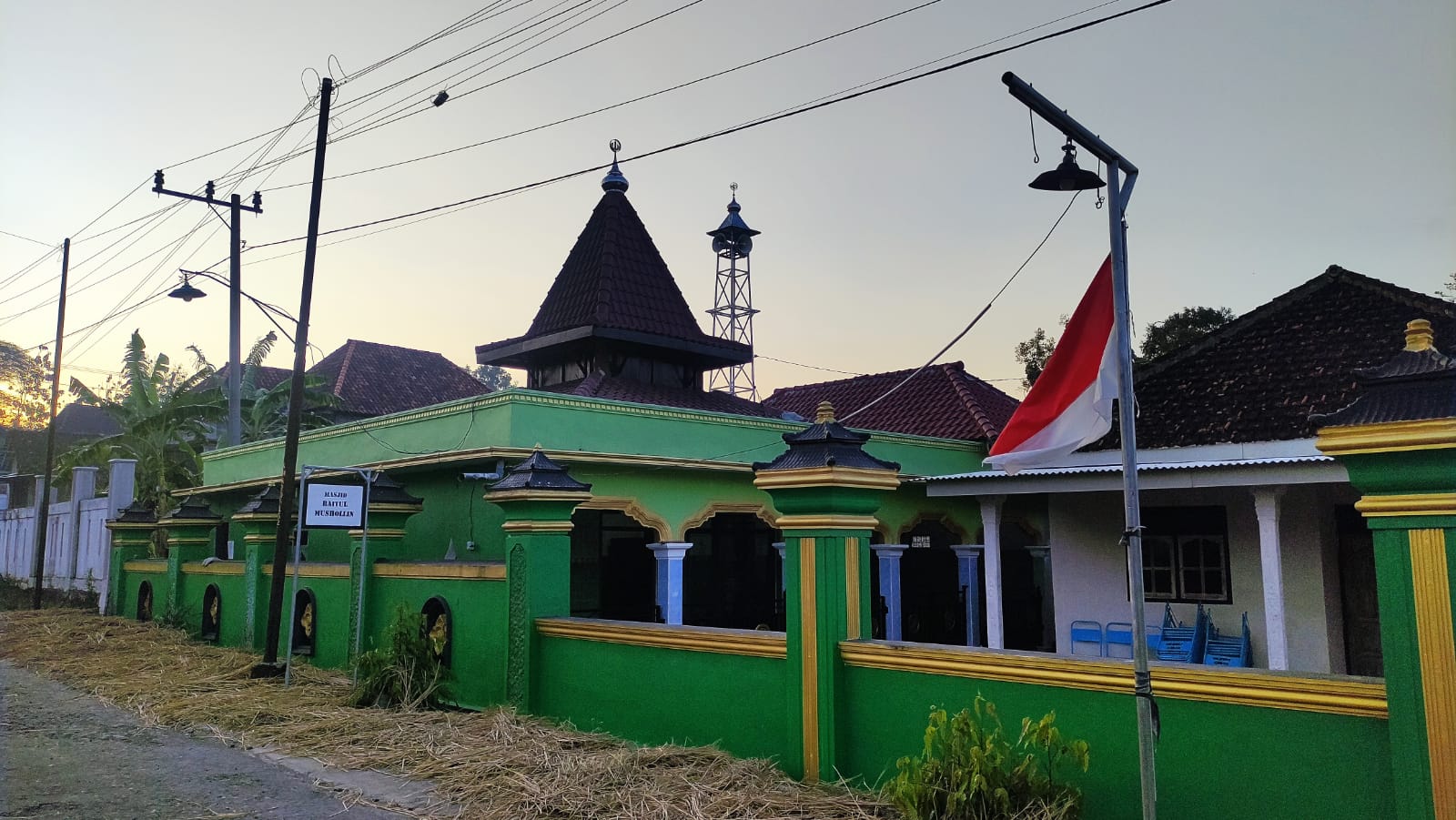 BAITUL MUSHOLLIN