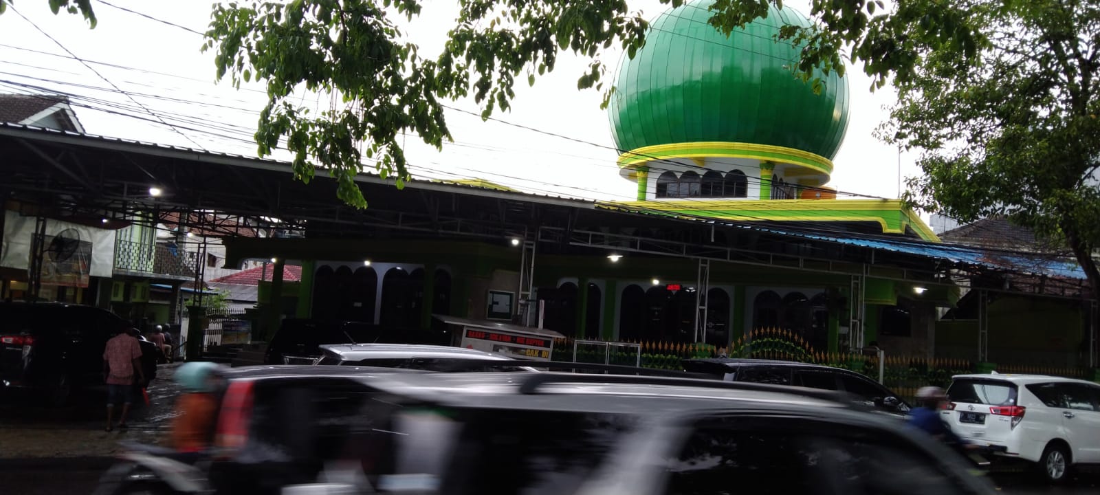 MASJID RAUDHOTUL MUKHLISHIN LAMA