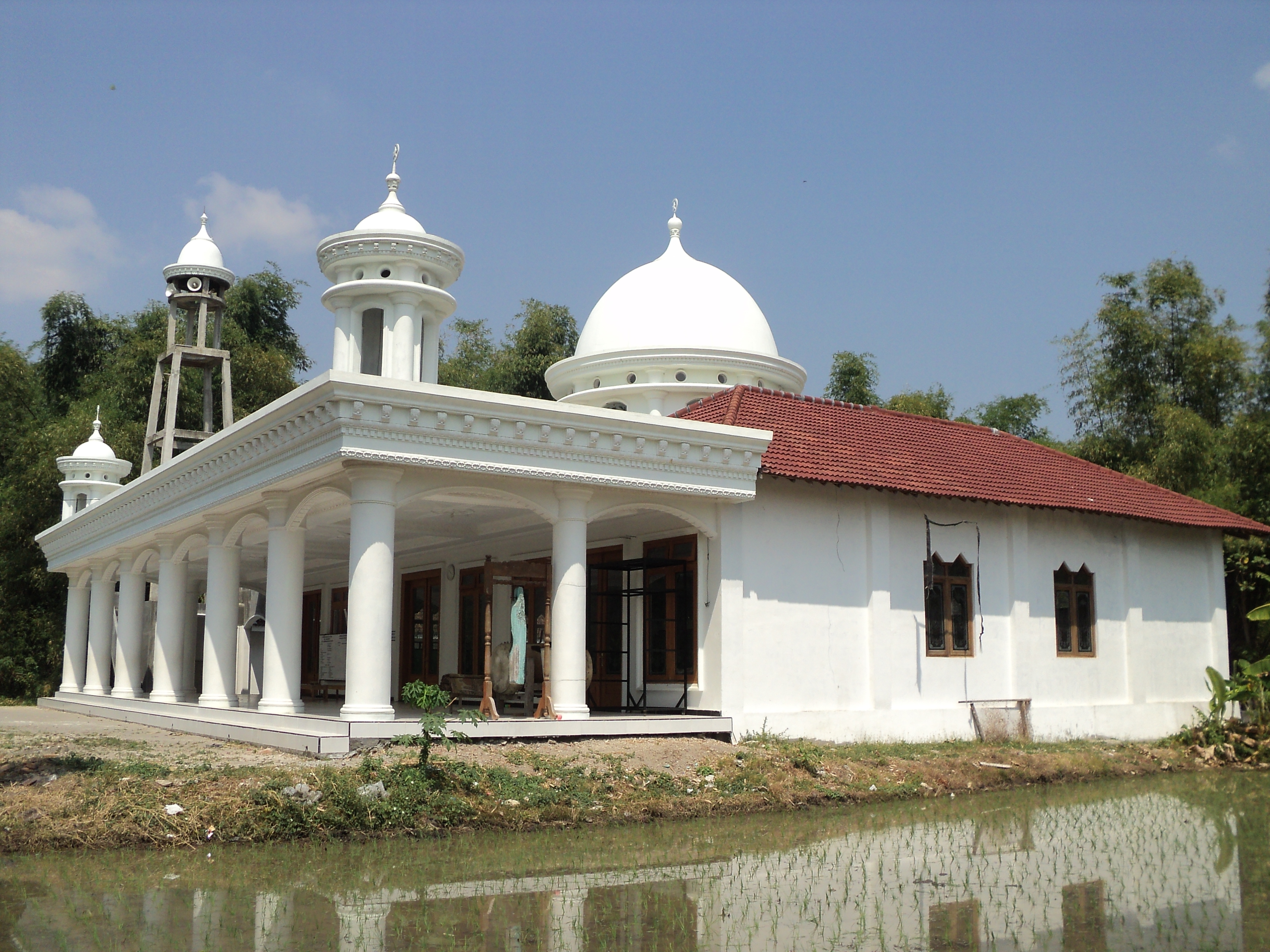 MASJID_AL-FATTAH_Dsn._Singgahan_1_Ds_._Singgahan_Kec_._Kebonsari_.JPG