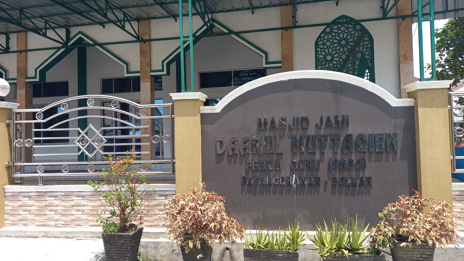 DAARUL MUTTAQIEN