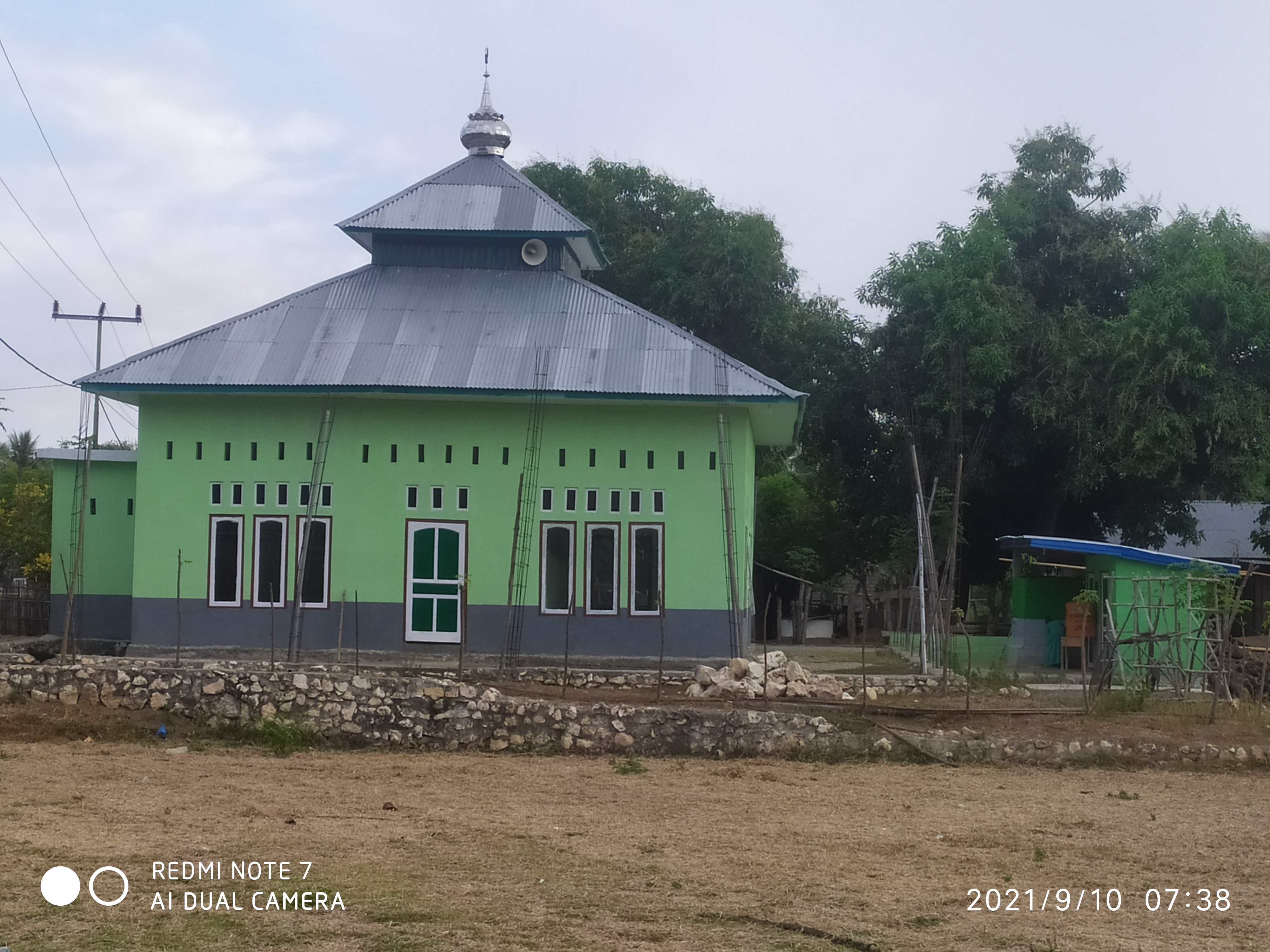 NUR YAKIN KAMPUNG MBERU