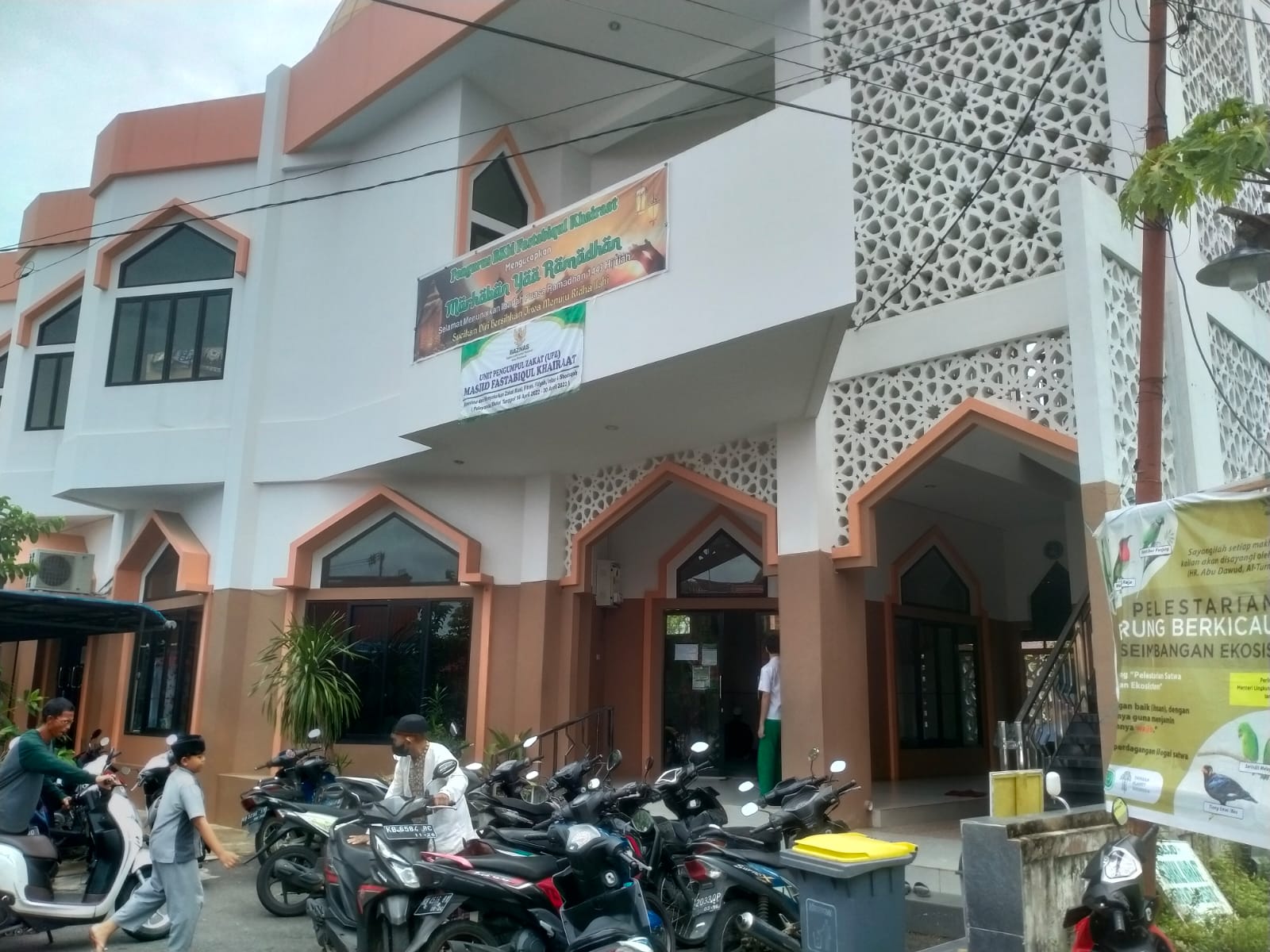 FASTABIQUL KHAIRAAT