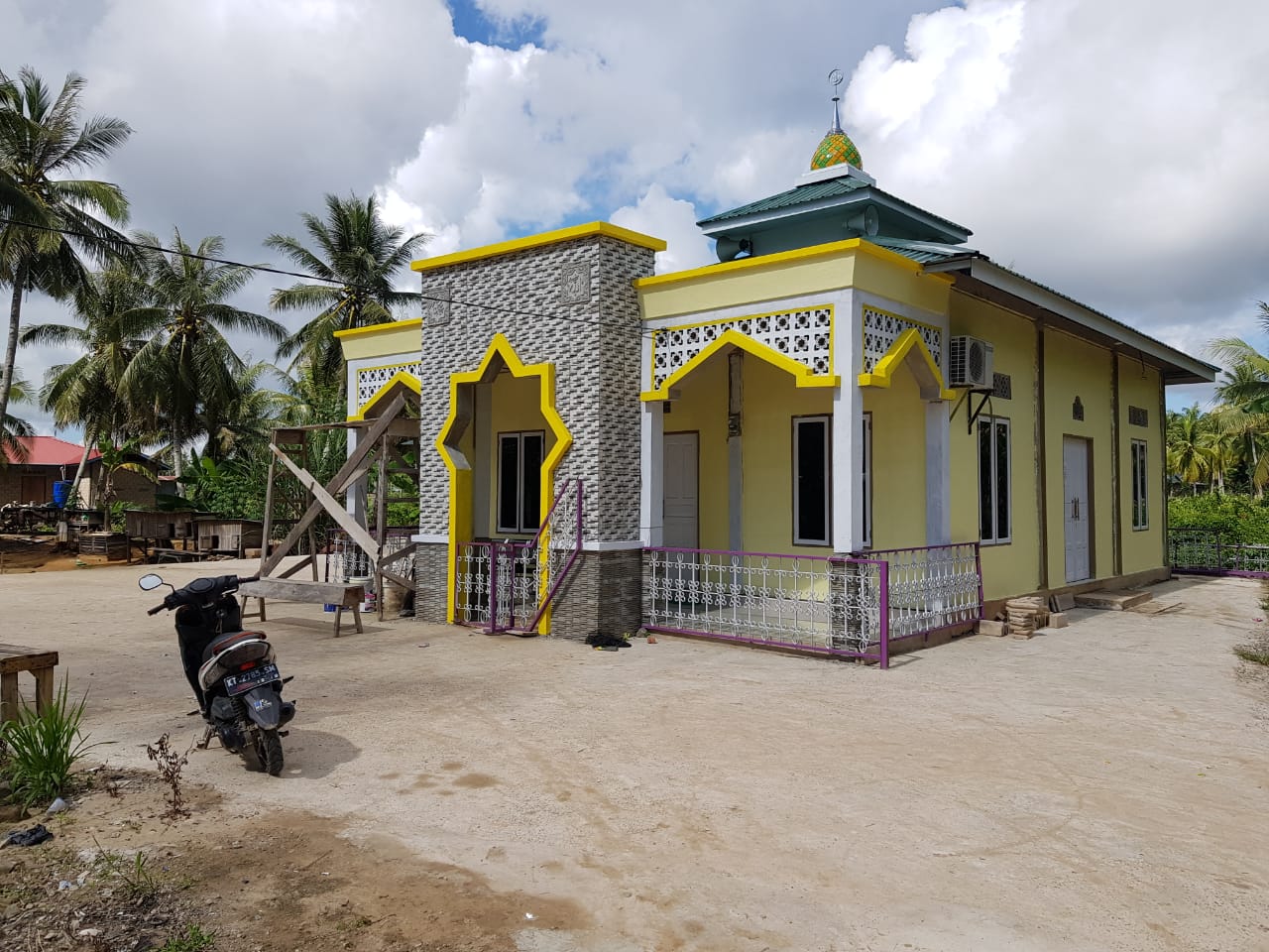 FASTABIQUL KHAIRAT