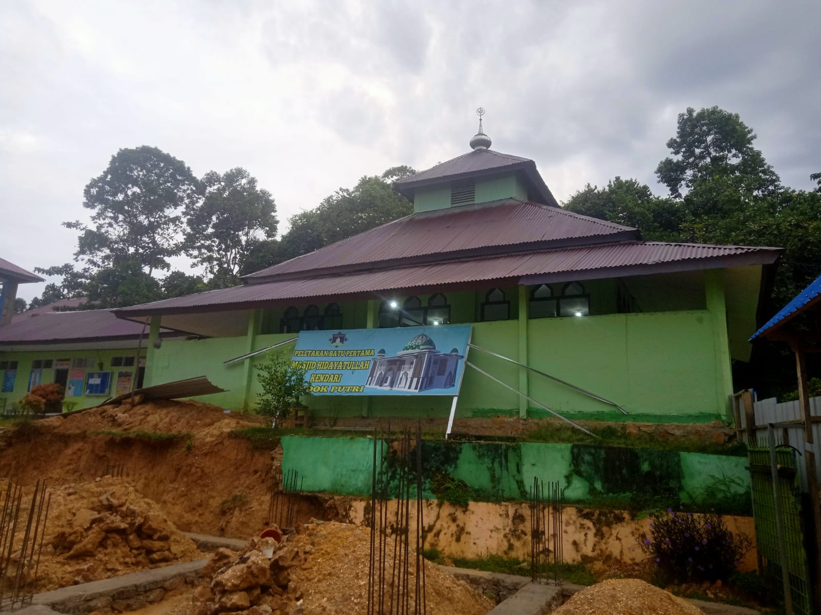 PONPES HIDAYATULLAH PUTRI