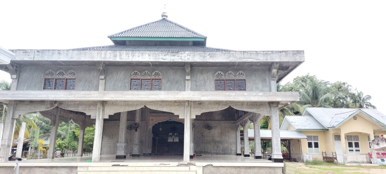 Lhok Bugeng
