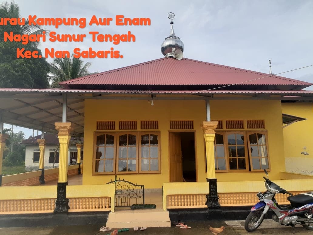 KAMPUNG AUR