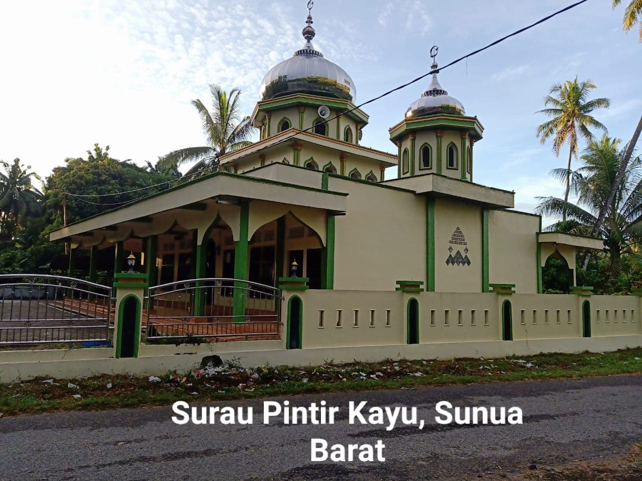 PINTIR KAYU