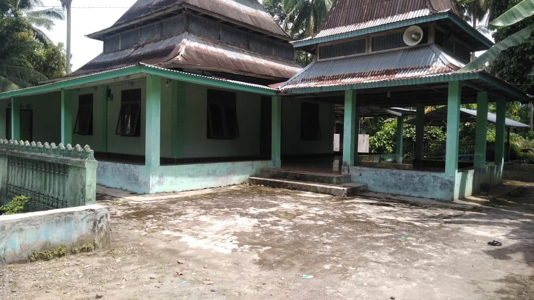SIKUMBANG UJUNG GUNUNG (LAKUAK)