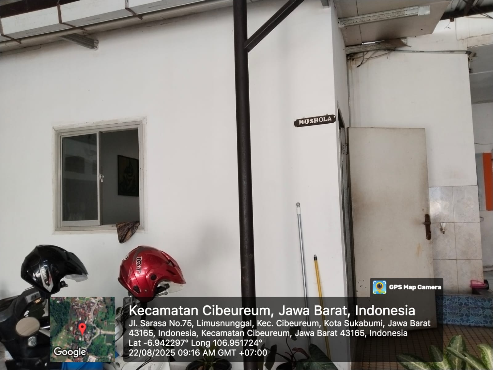 MUSHOLA KANTOR KECAMATAN CIBEUREUM