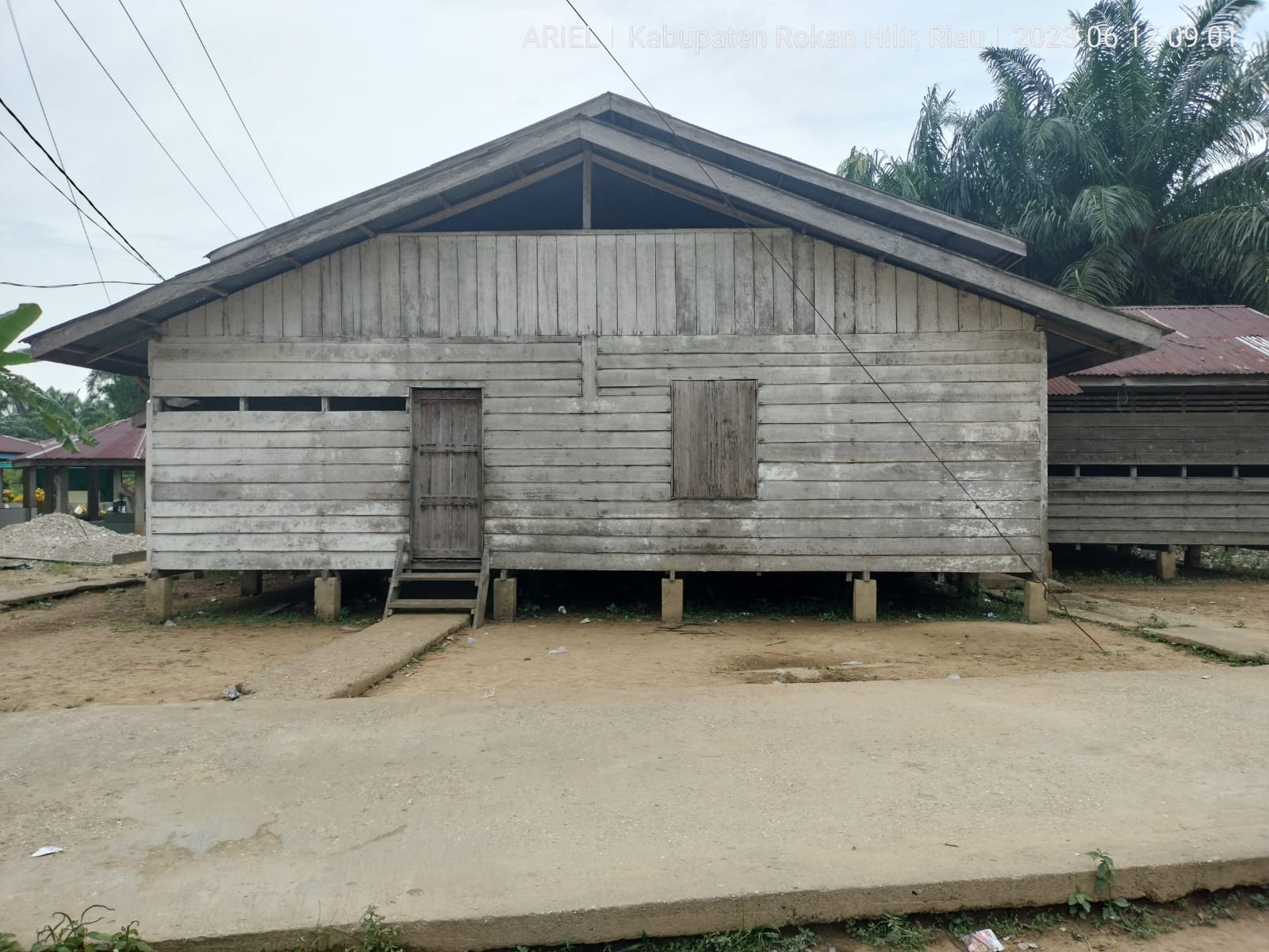 RUMAH SULUK THARIQAT NAQSABANDIAH AL-MUKHLISIN