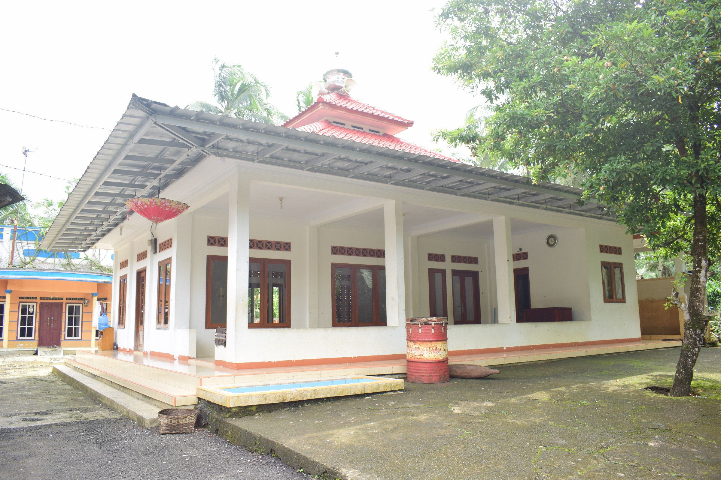 AL-MUNAWAR