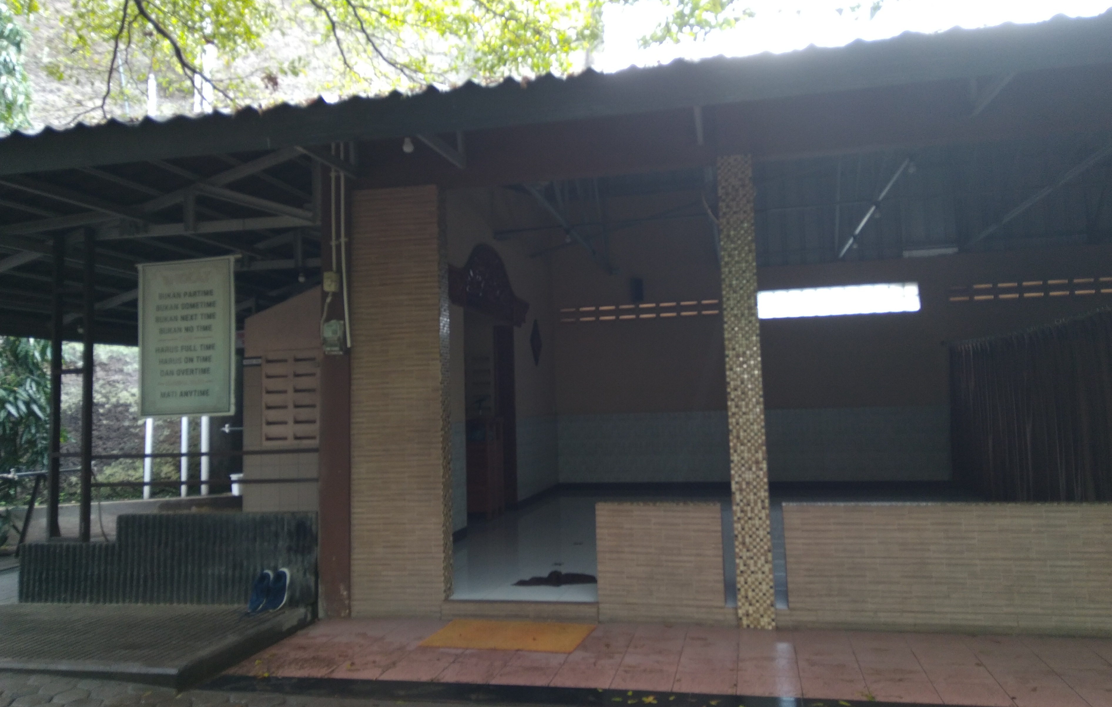 MUSHOLA CAFE SELASIH