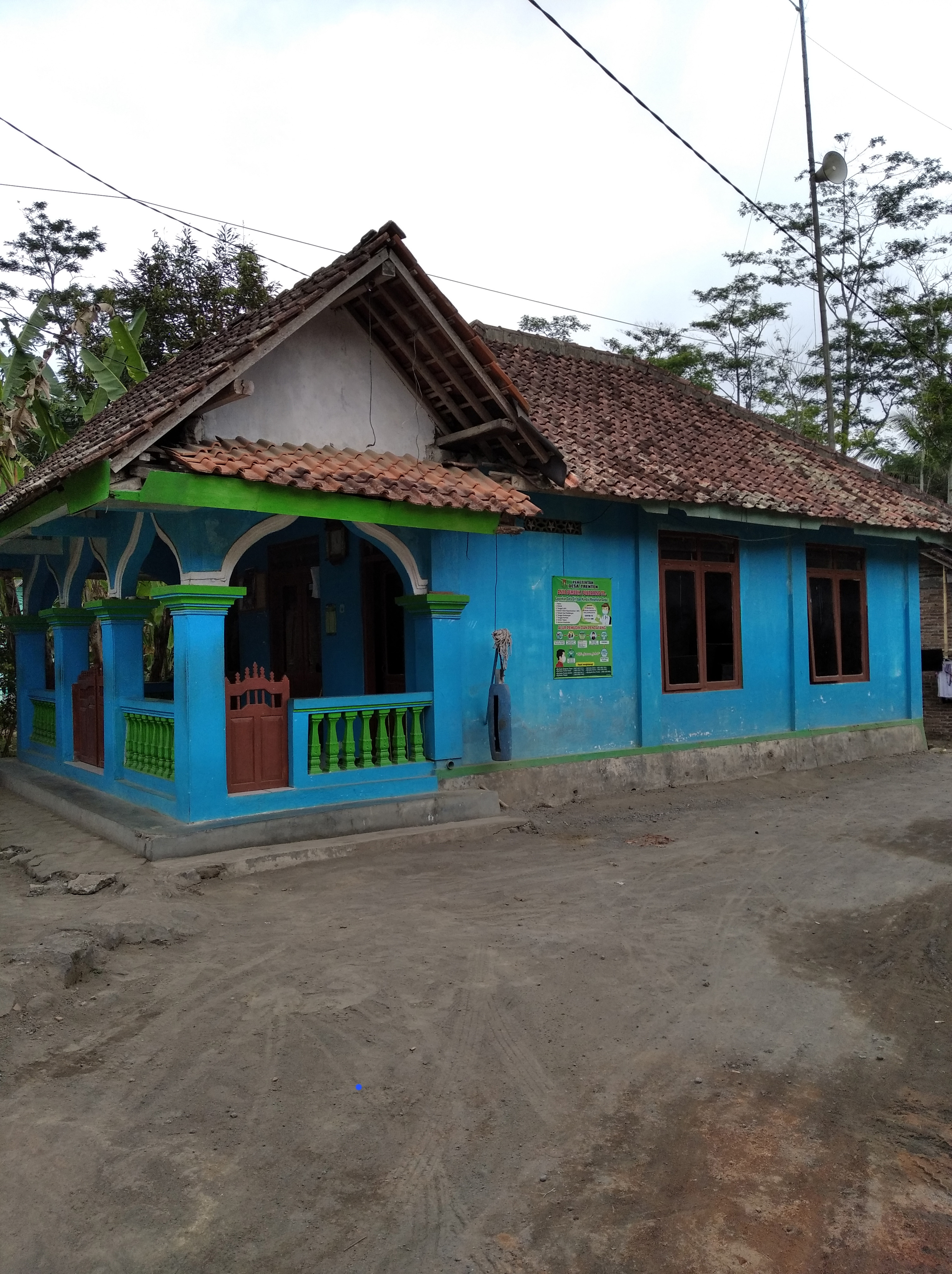 MUSHOLA TRENTEN SELATAN RT10