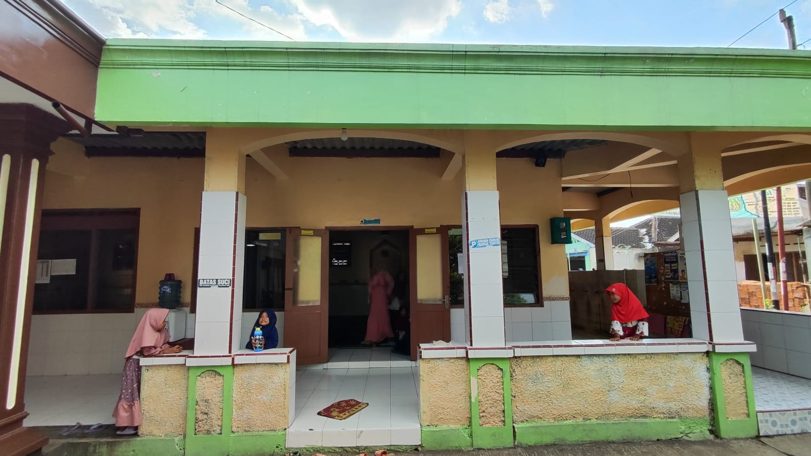 LANGGAR AL-MUTTAQIN