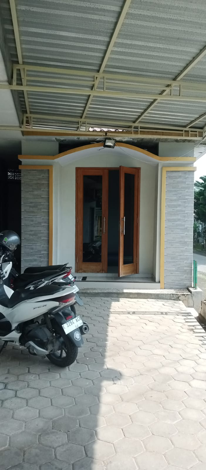 BALAI DESA HADIPOLO