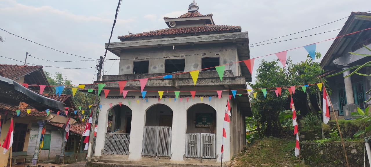 AL-MUTA`ALIMIN