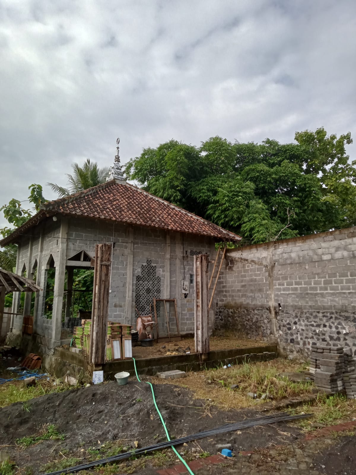 AL- MUBAKKIR