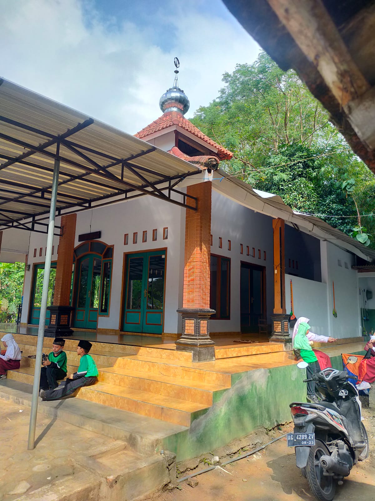 TOMBO ATI
