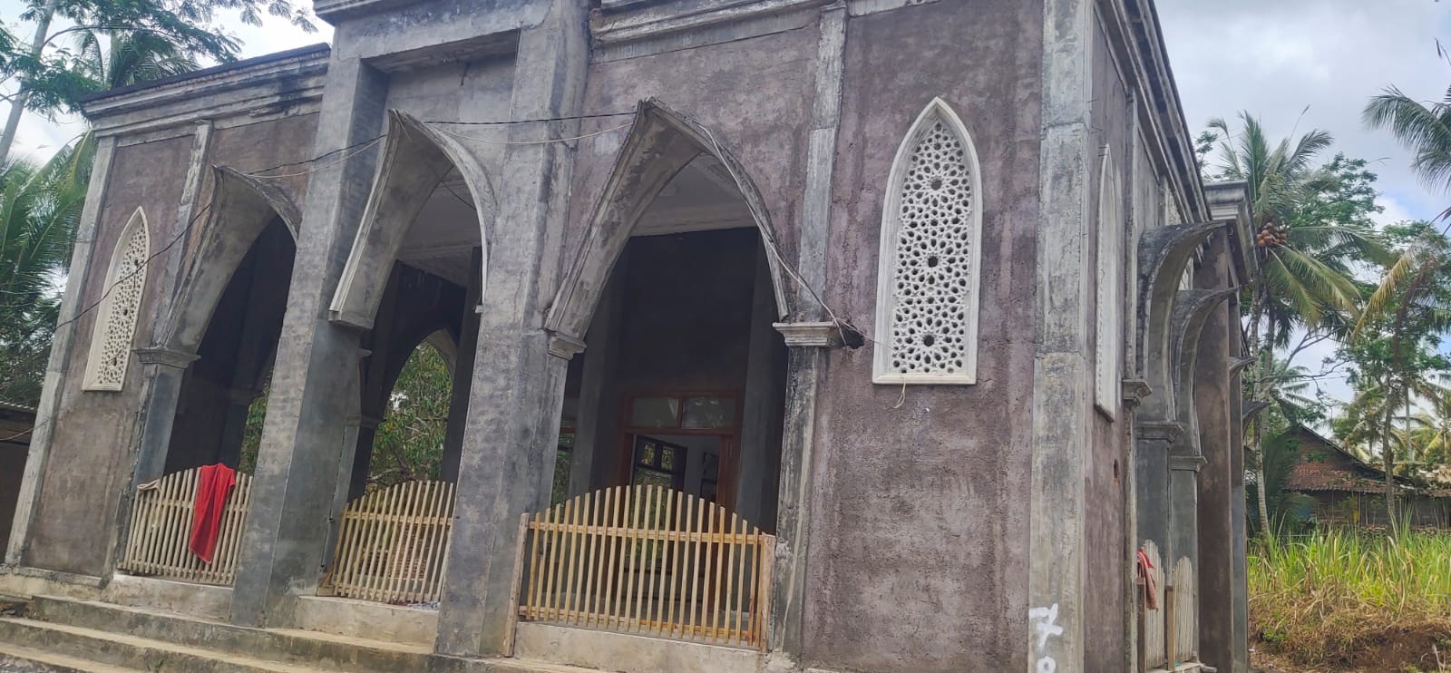 RAUDLOTUL MUTTAQIN