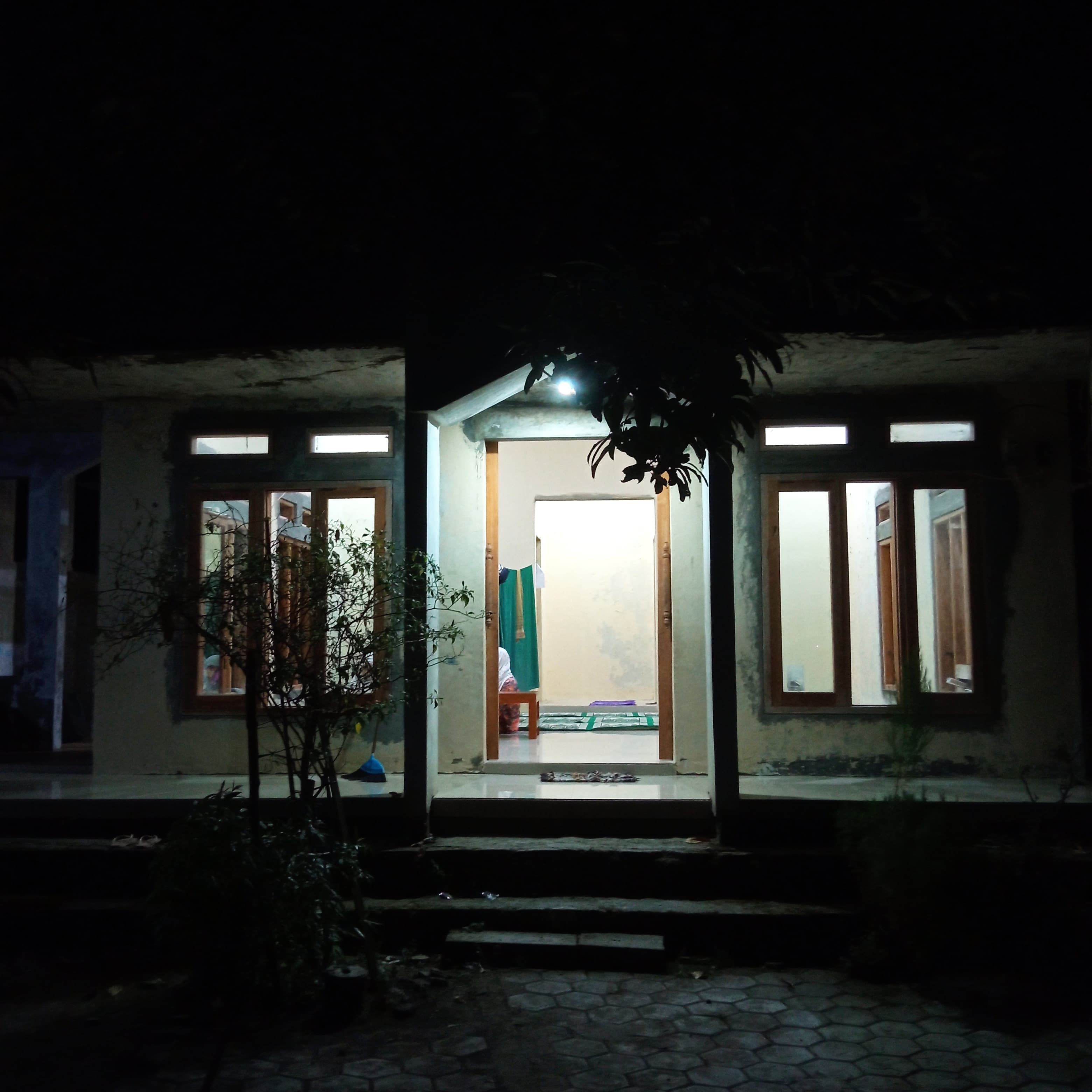 AL- MUSTAGHFIRIN
