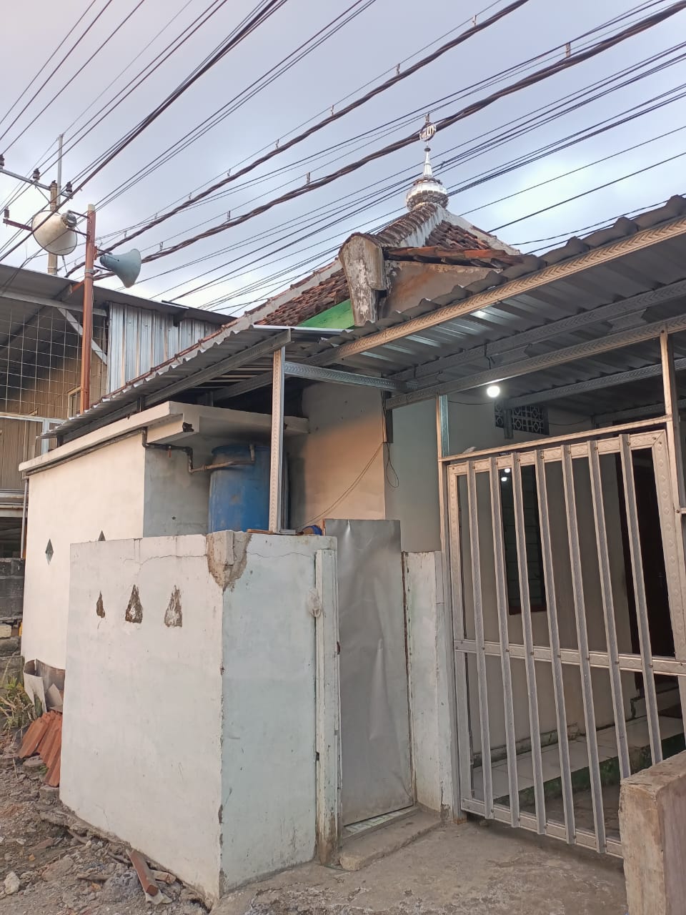 LAMPU MERAH KLANGON