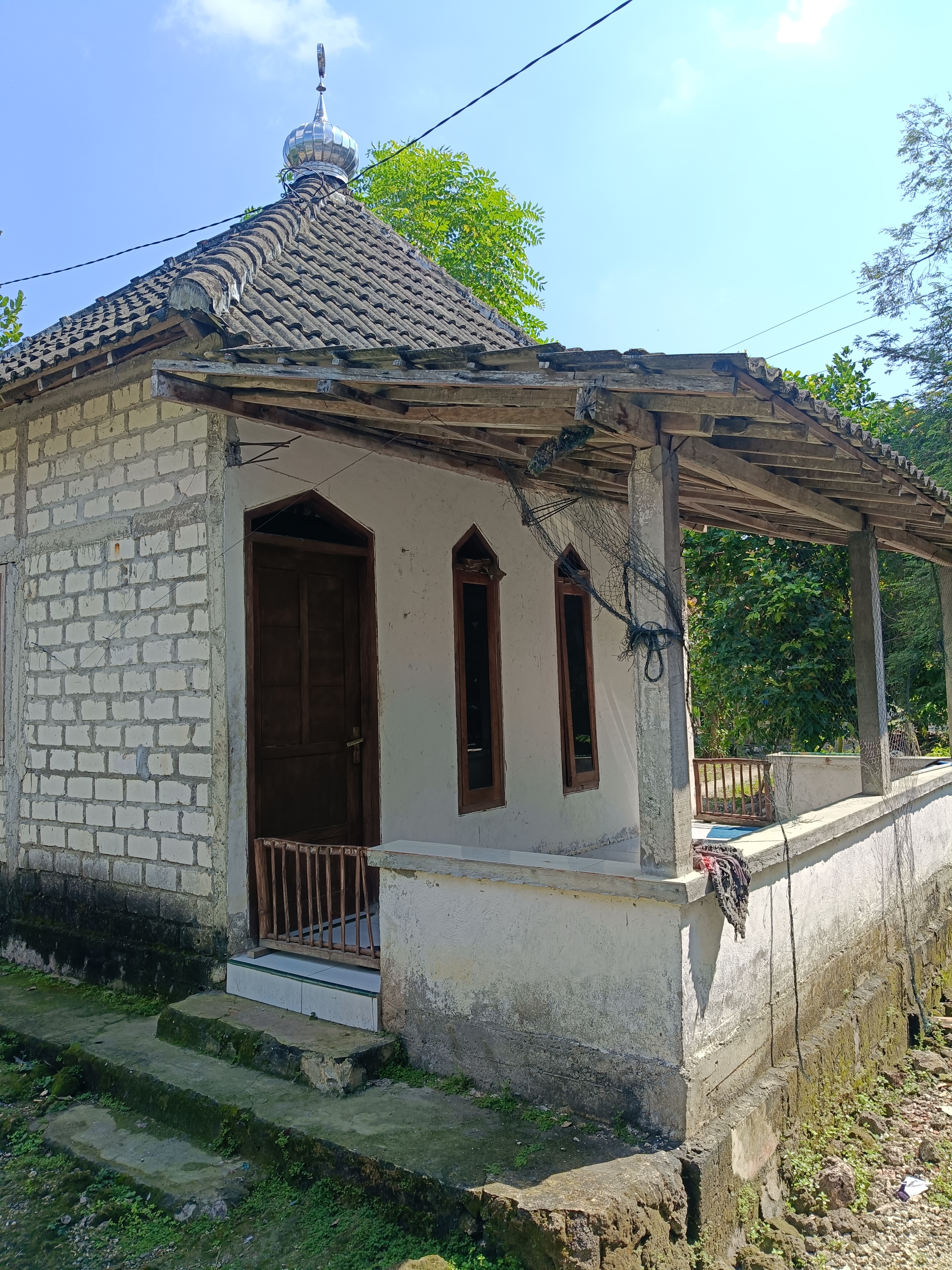 AL-MUKHLISIN