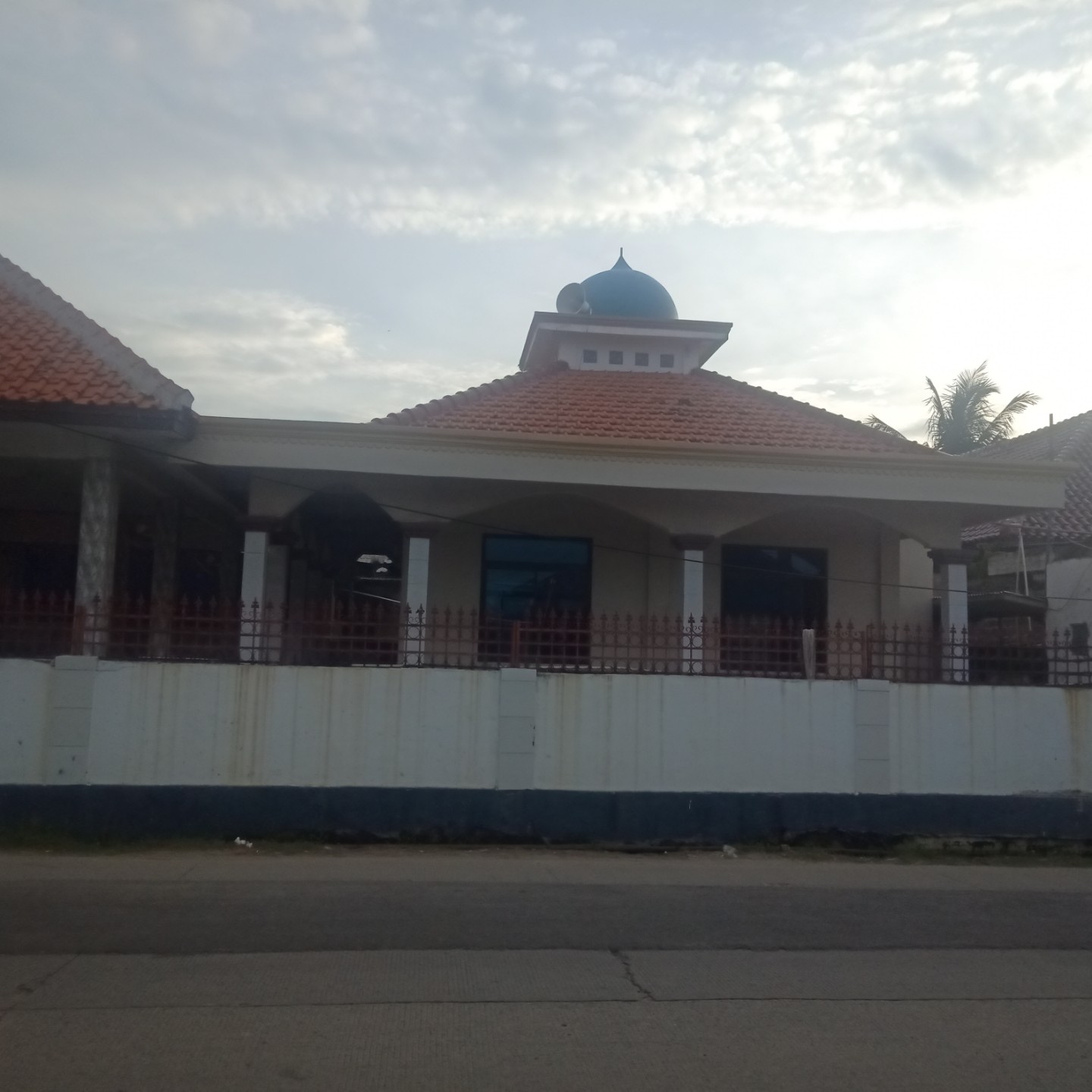 AL MUNAWWAROH