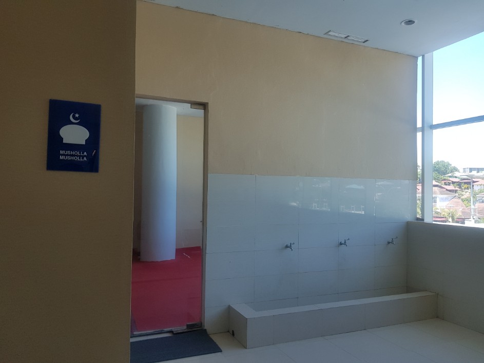 Bandara Komodo