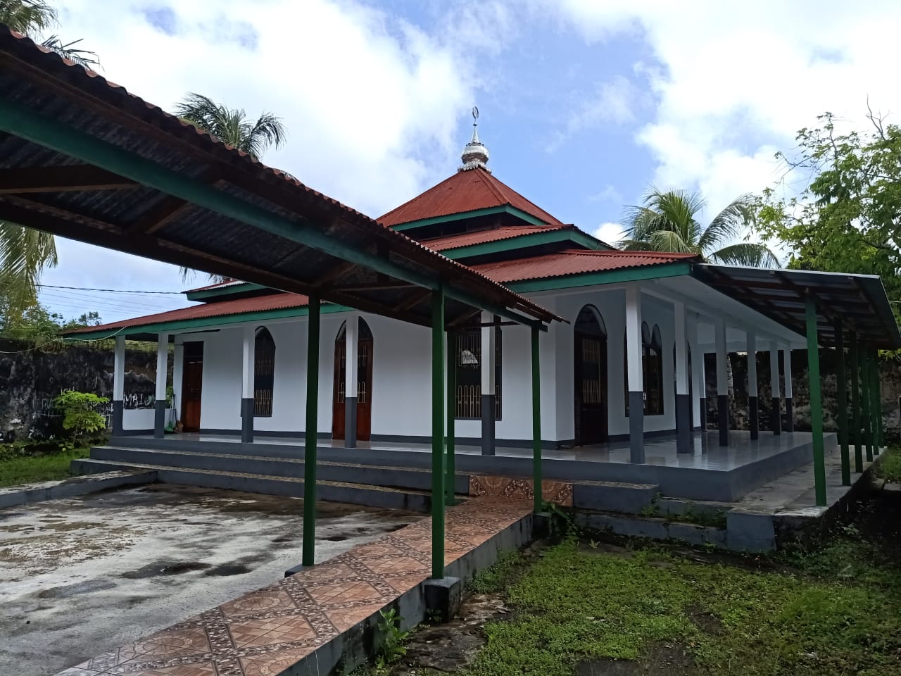 AL-LUKMAN