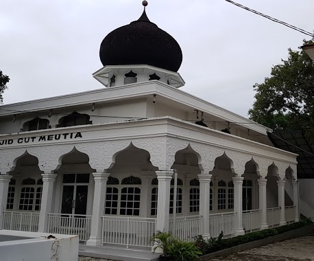 CUT MEUTIA