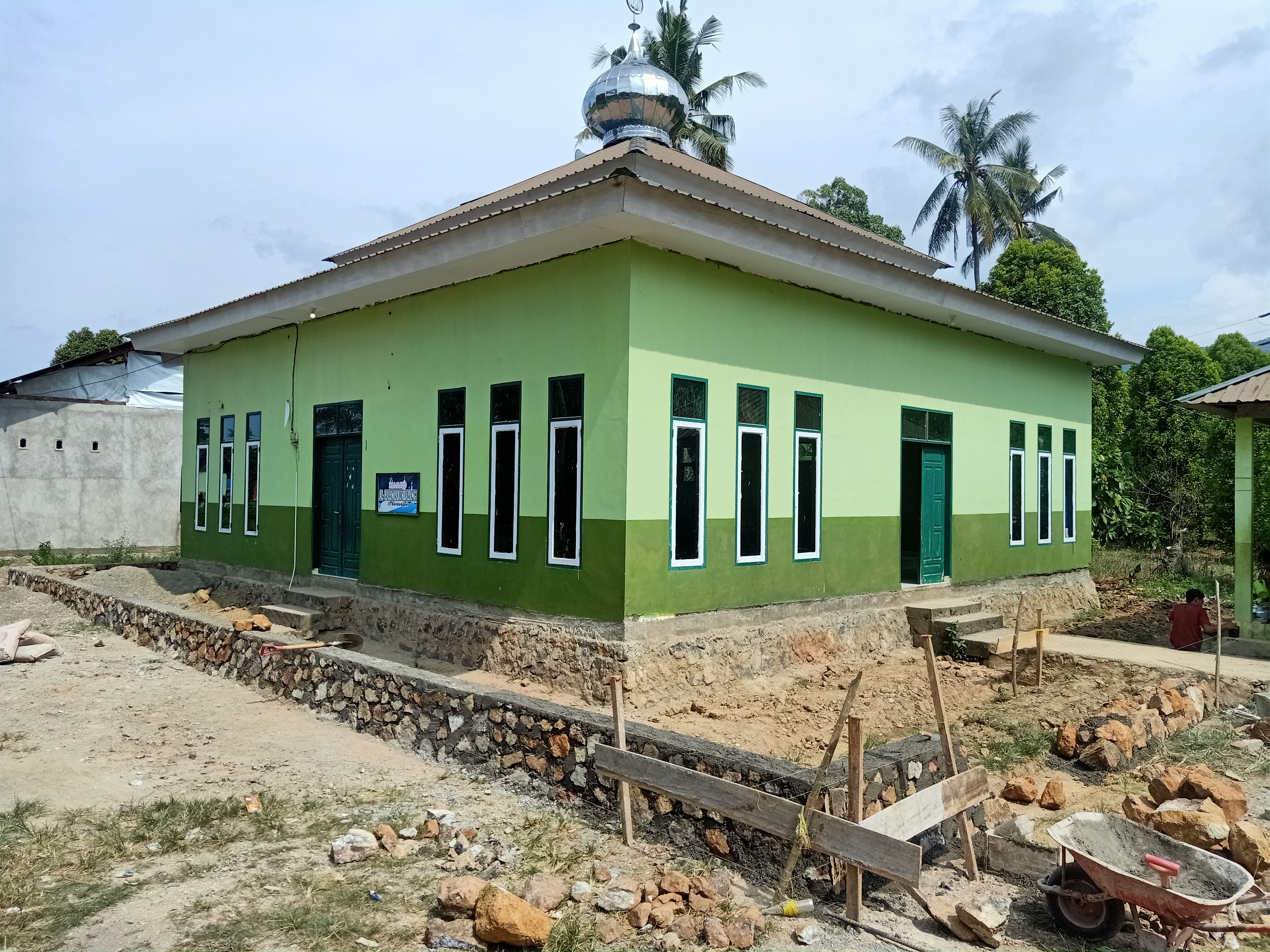 Masjid AL-HALIM LARUMBALANGI