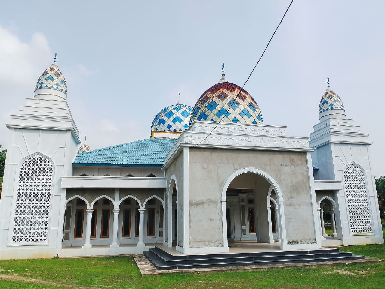 JAMI' UJUNG BUKIT